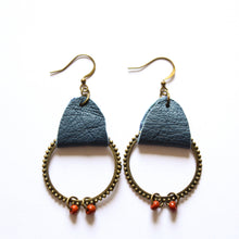 Load image into Gallery viewer, Drops of Dew Hoop Earrings