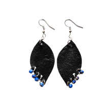 Load image into Gallery viewer, Onyx Evening Leaf Earrings