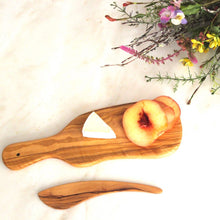 Load image into Gallery viewer, Olive Wood Cheeseboard and Spreader Scaled with Peach and Brie
