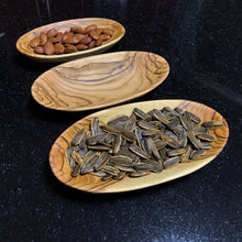 Load image into Gallery viewer, Olive Wood Oval Bowl Set with Display Items