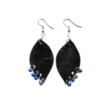 Load image into Gallery viewer, Onyx Evening Leaf Earrings
